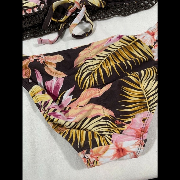 NEW Xhilaration Floral Crochet Trim Bikini Top + Hipster Bottom [‎ Small ] - Picture 9 of 13